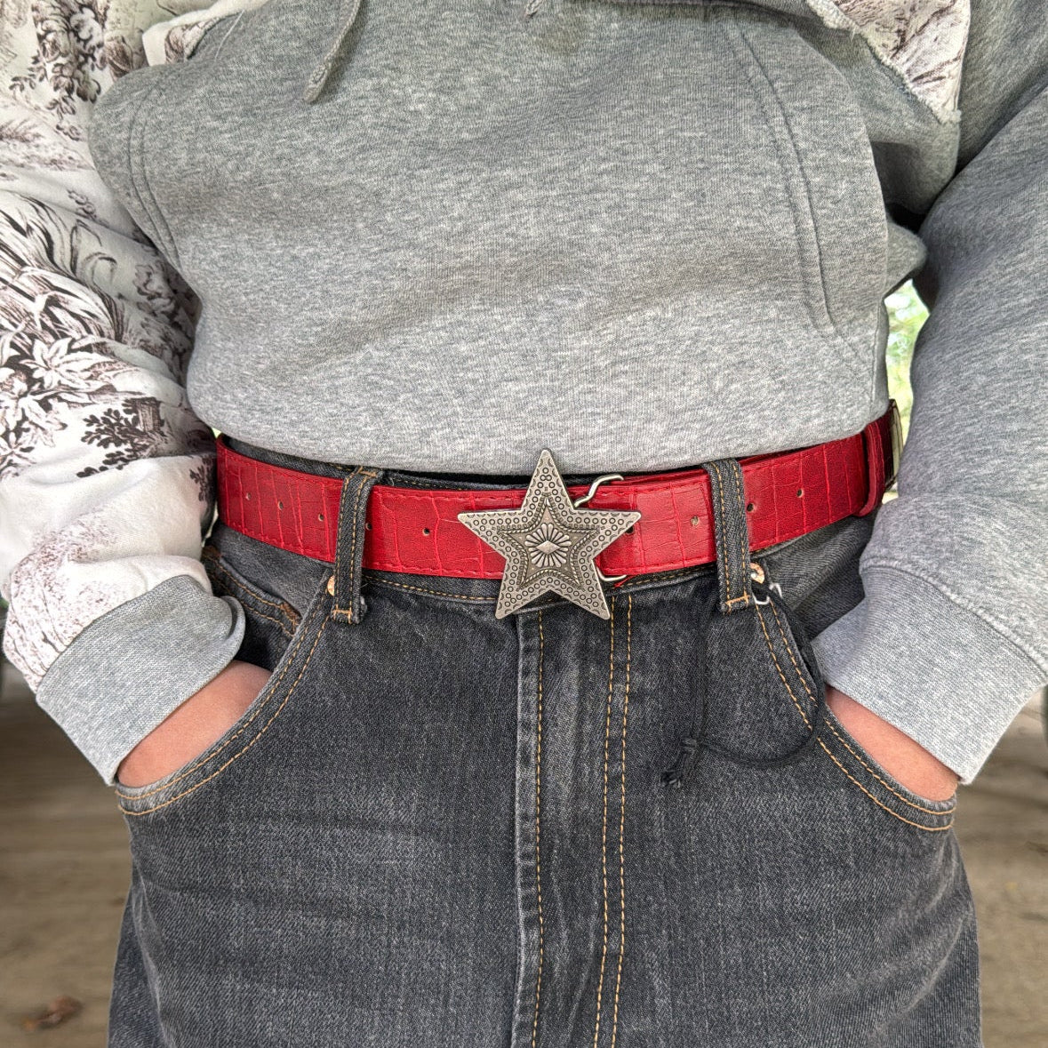 IGNRNT STUDIOS Red Croc Star Buckle Belt – Vintage Western Style
