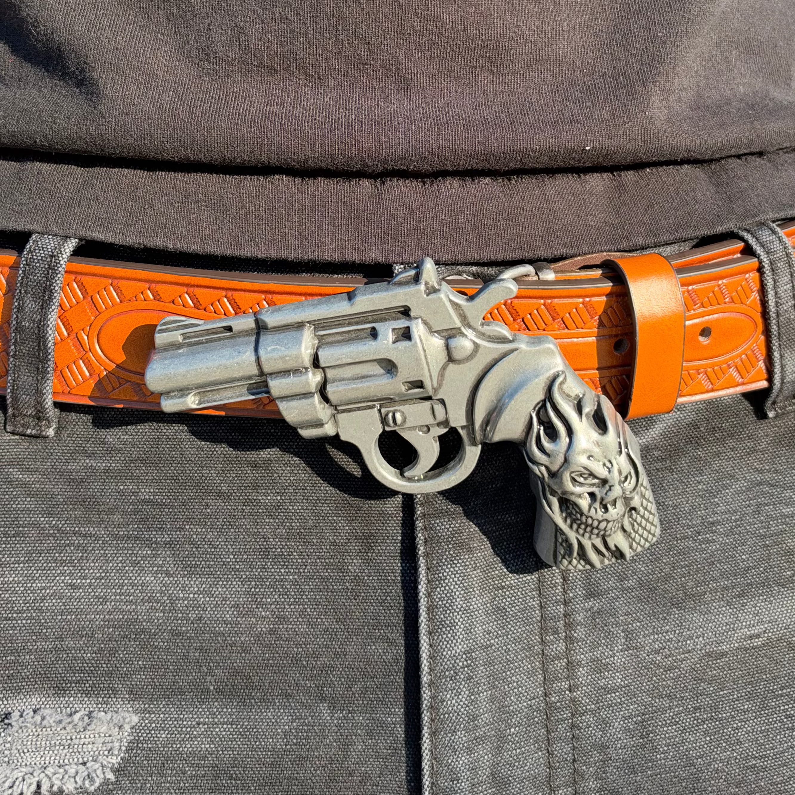 IGNRNT Studios Vintage Tan Western Revolver Belt – Silver / Tan