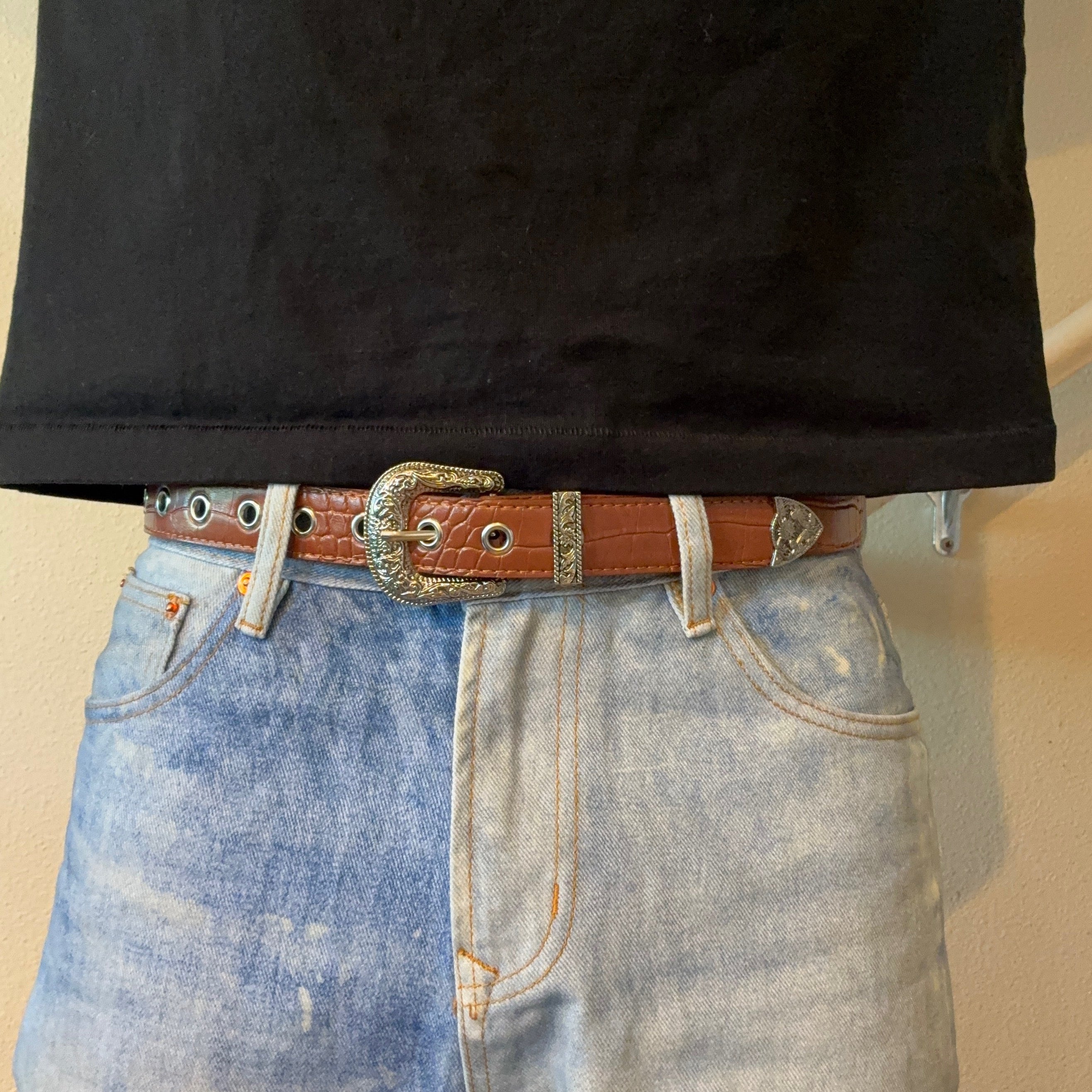 IGNRNT Studios Windsor Tan Croc Western Belt – Silver Buckle