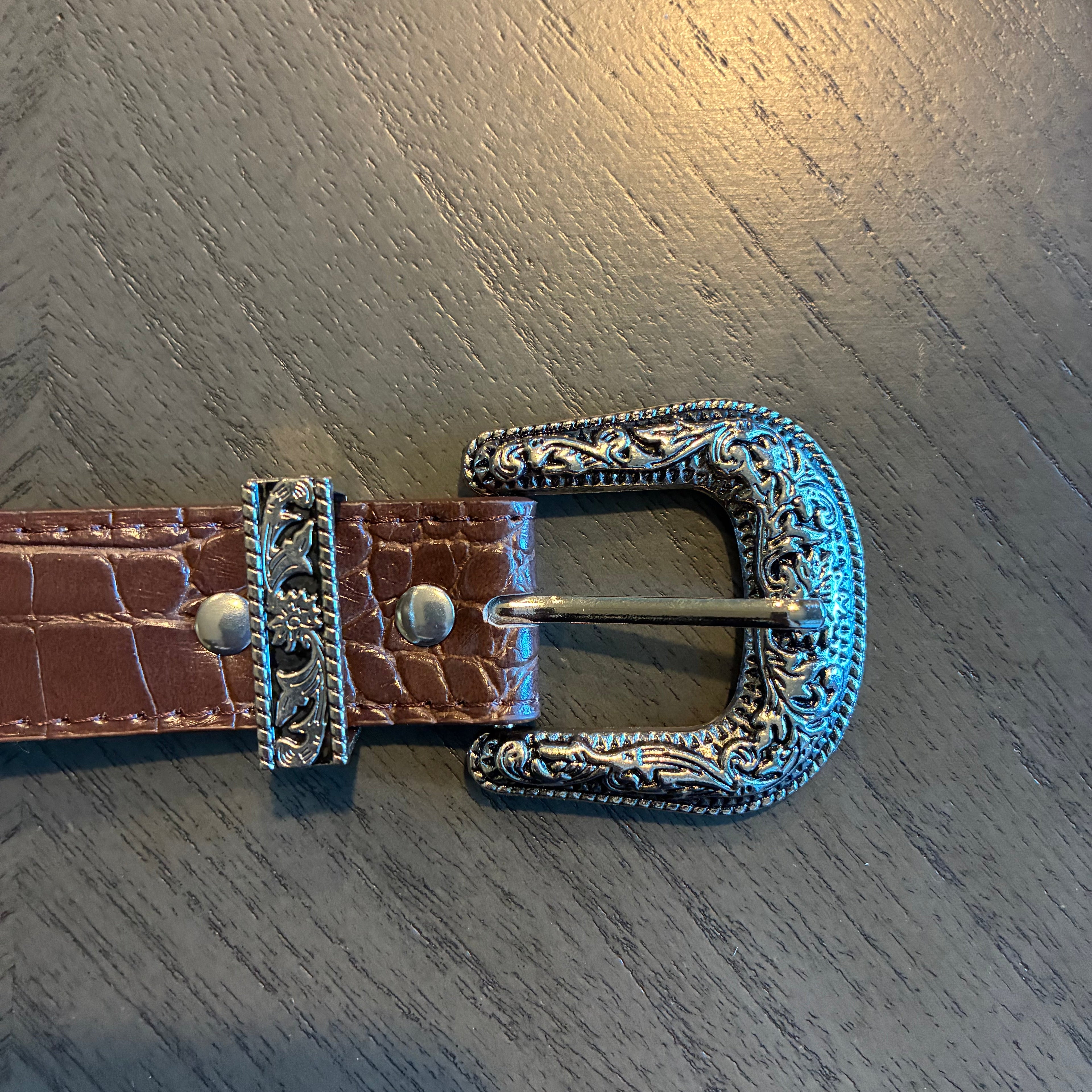 IGNRNT Studios Brown Croc Western Belt – Silver Buckle