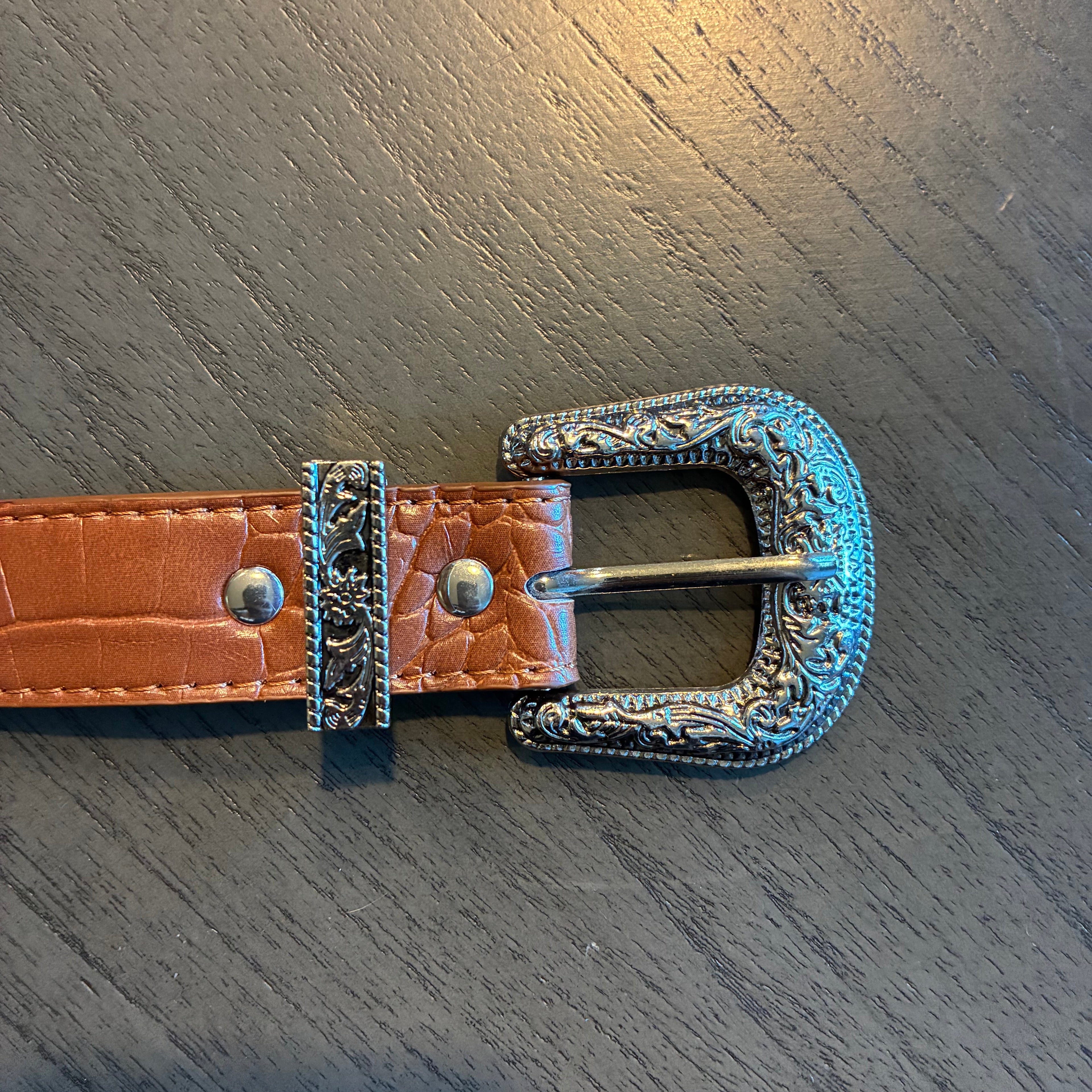IGNRNT Studios Windsor Tan Croc Western Belt – Silver Buckle