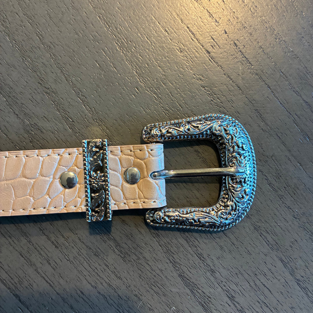 IGNRNT Studios Cream Croc Western Belt – Silver Buckle