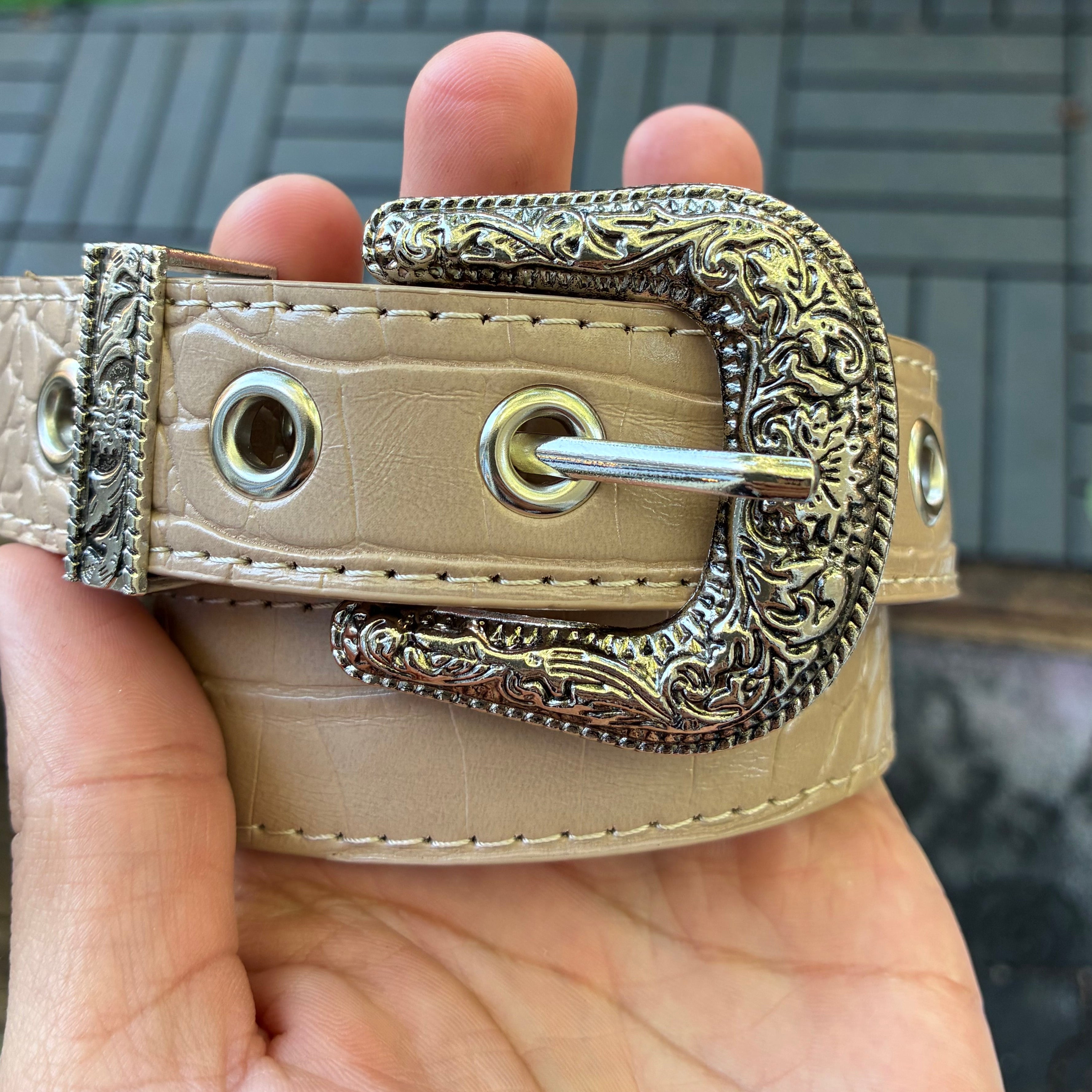 IGNRNT Studios Cream Croc Western Belt – Silver Buckle